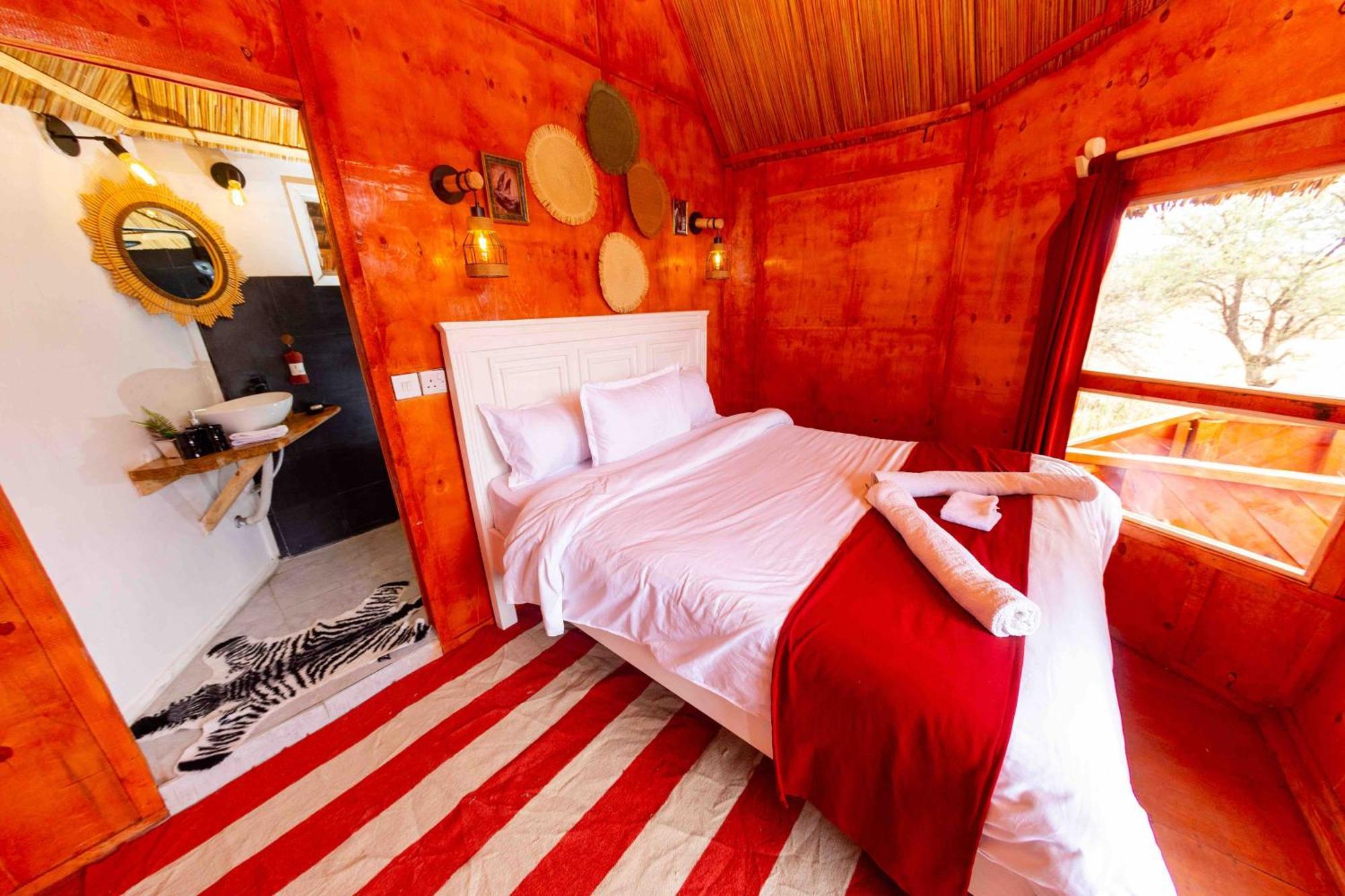 Olemayian Amboseli Lodge *