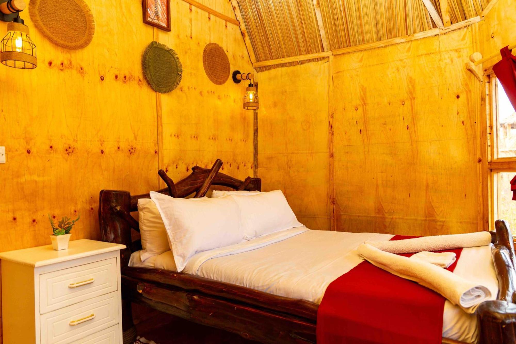 Olemayian Amboseli Lodge *
